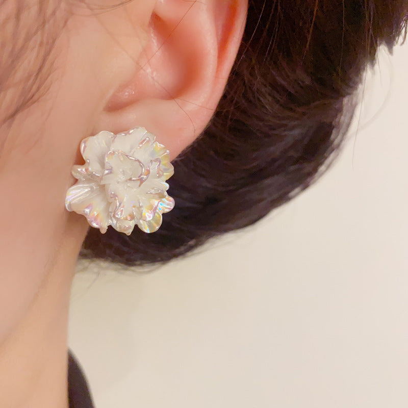 Luxury Iridescent Petal Stud Earrings – Elegant Floral Design