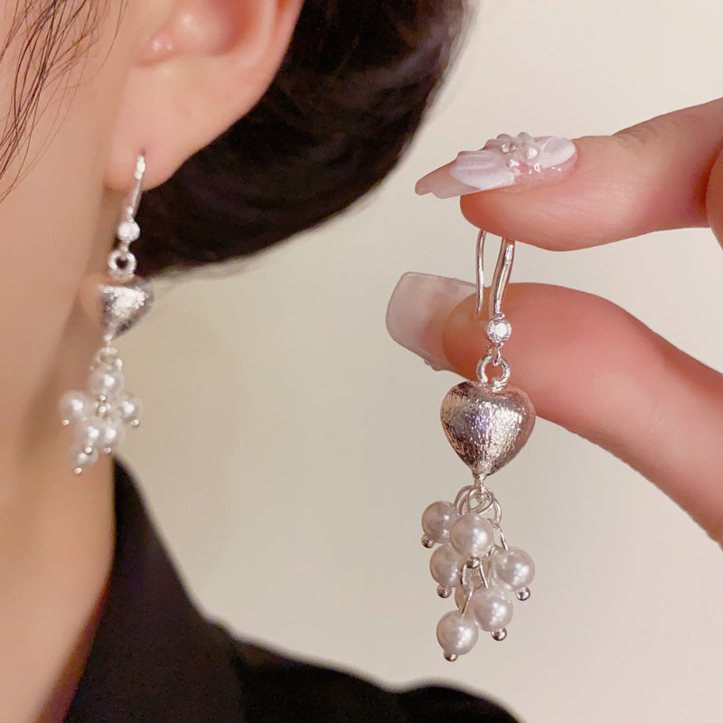 Luxury Metal Heart & Pearl Tassel Ear Hook Earrings – Elegant Design