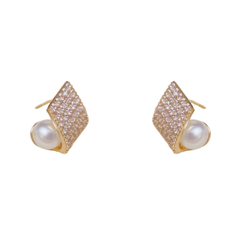 Luxury Geometric Square Pearl Stud Earrings – Elegant Design