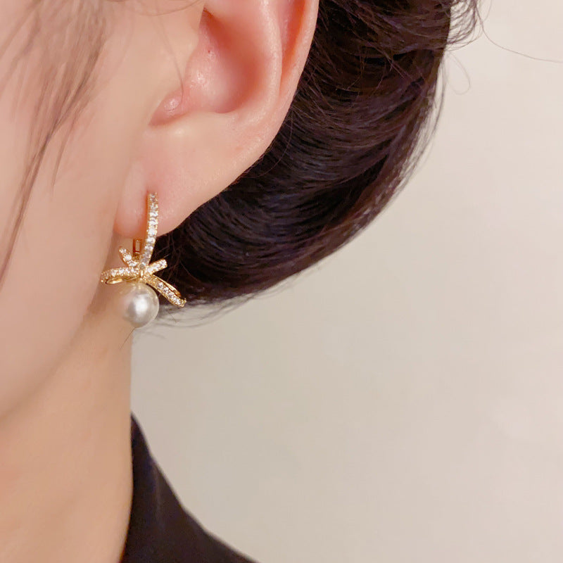 Luxury Zircon Bow Pearl Ear Cuff Earrings – Elegant Design
