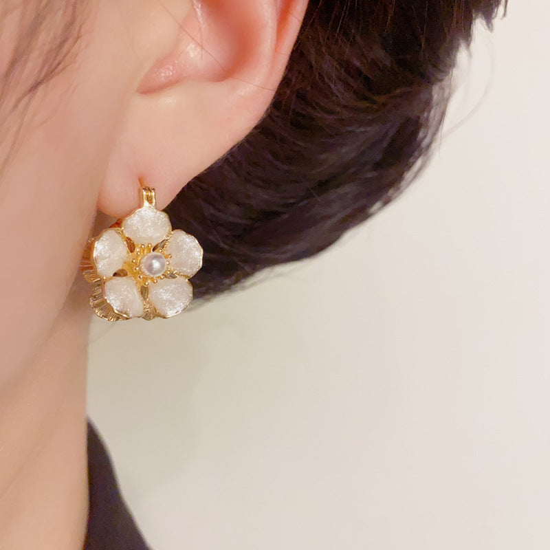 14K Gold Minimalist Dual-Color Enamel Petal Earrings – Floral Design