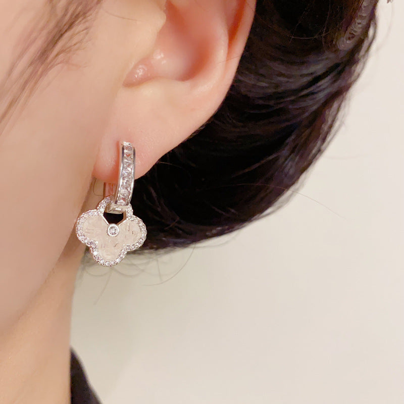 14K Gold Crystal Four-Leaf Flower Earrings – Elegant Sweet Design