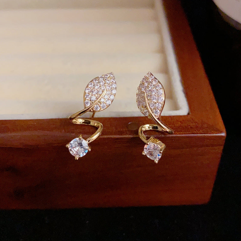 14K Gold Zircon Leaf Stud Earrings - Chic Elegance Design