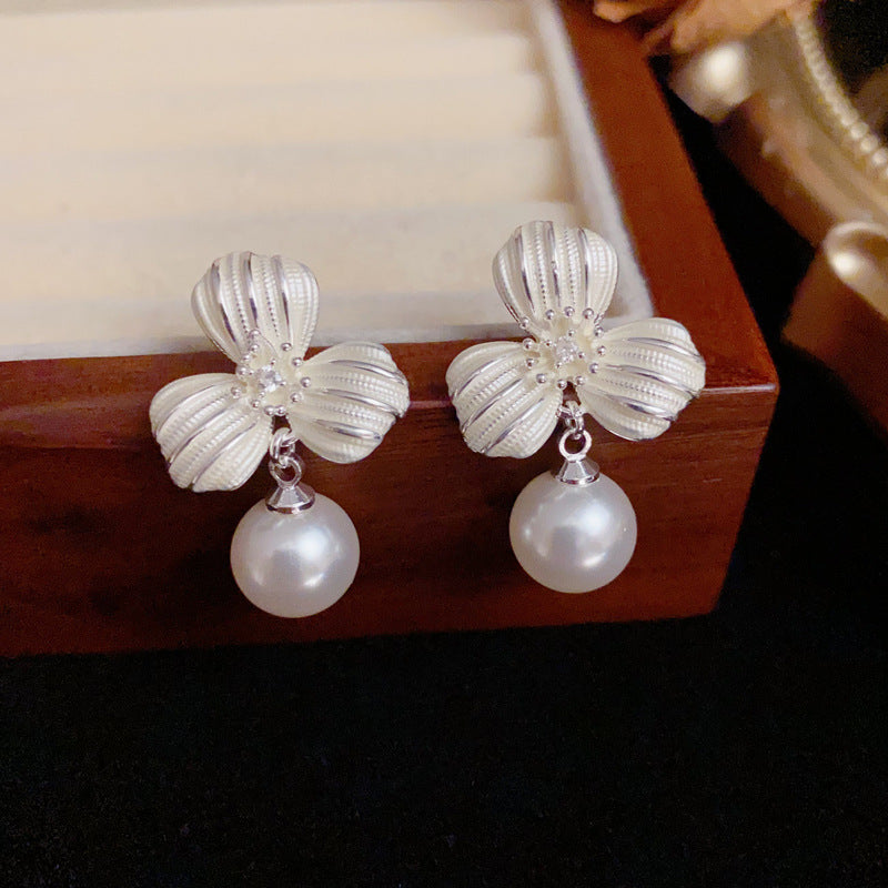 Silver Three-Leaf Flower & Pearl Drop Earrings – S925 Silver Needle