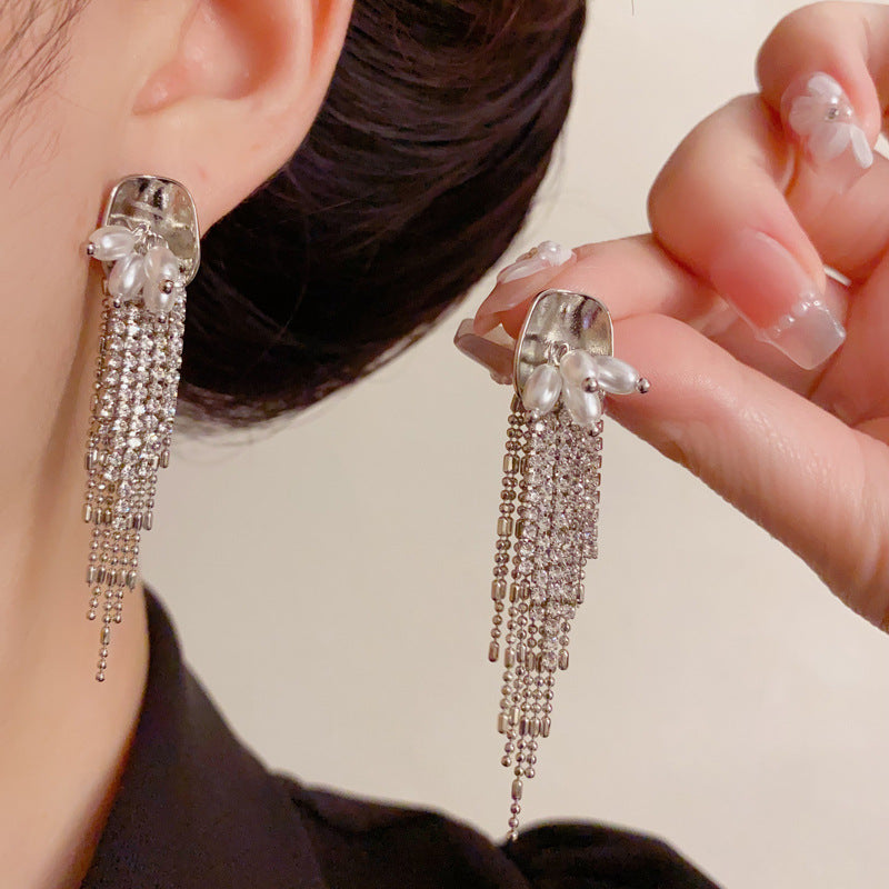 Luxury Metal Pearl Full-Zircon Tassel Drop Earrings – Elegant Design