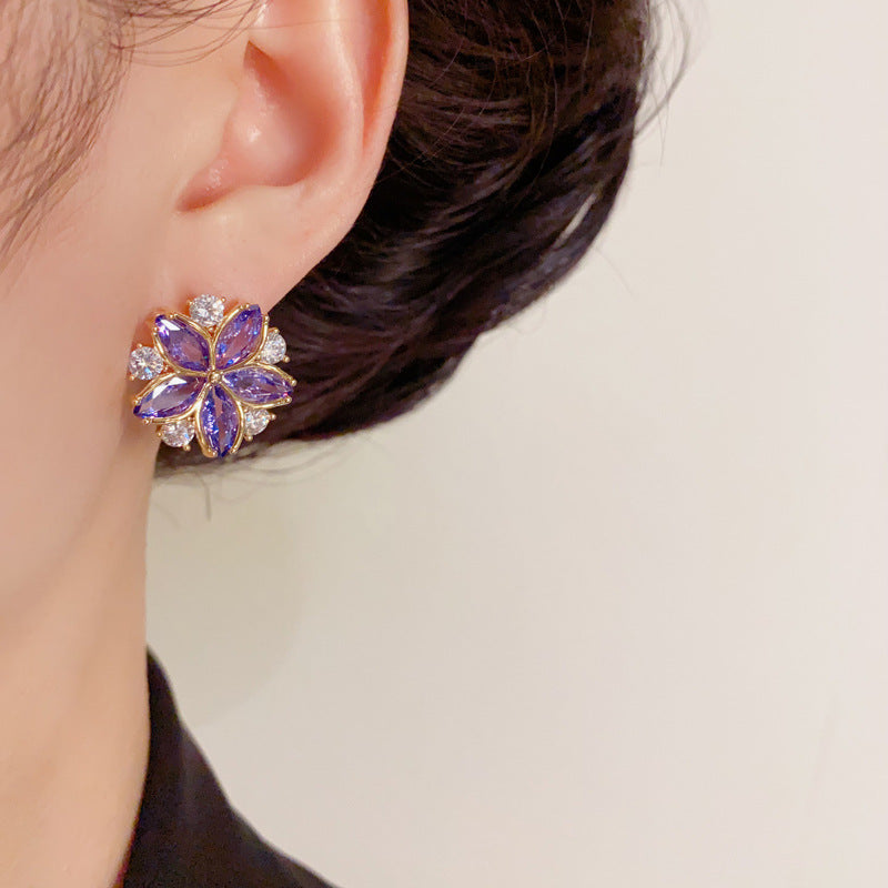 Elegant Full-Zircon Five-Petal Flower Stud Earrings – Floral Design