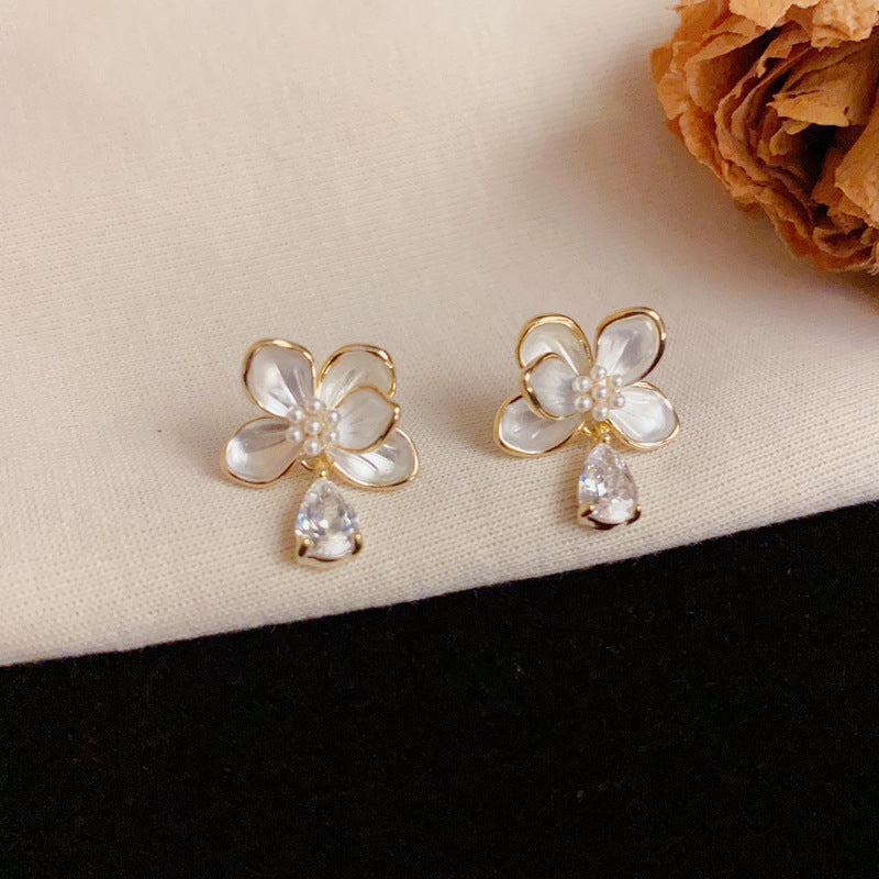 Luxury White Petal & Droplet Stud Earrings – Elegant Flower Design