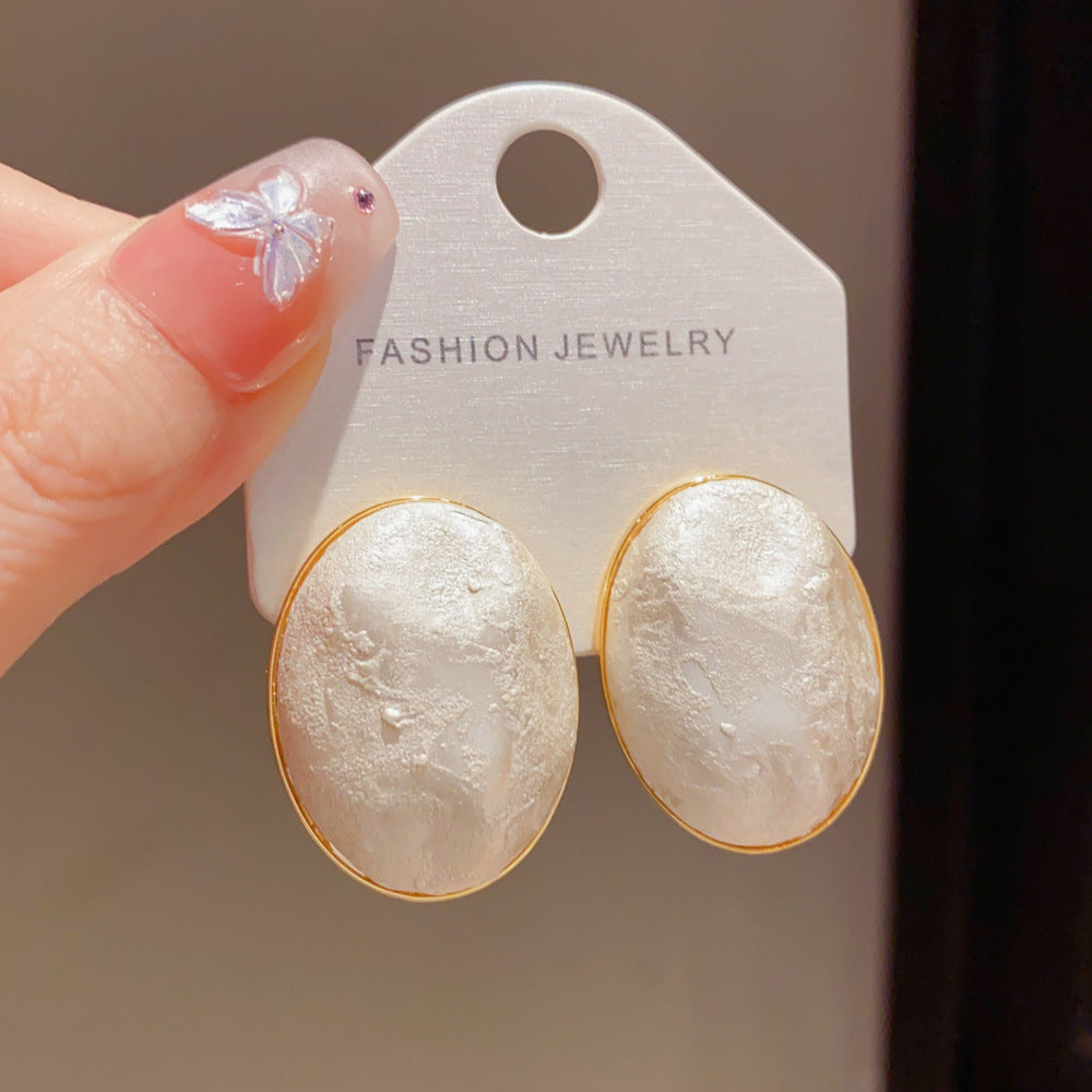 Eaioncol Oval Cotton Pearl Stud Earrings Gold