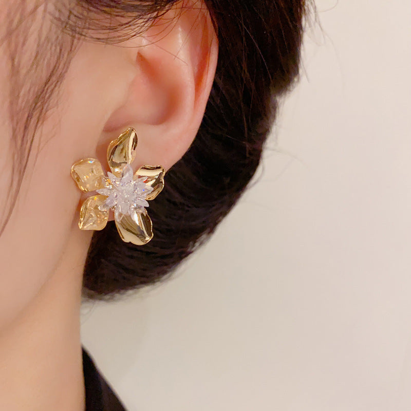14K Gold-Plated Luxury Crystal Petal Stud Earrings – Elegant Design