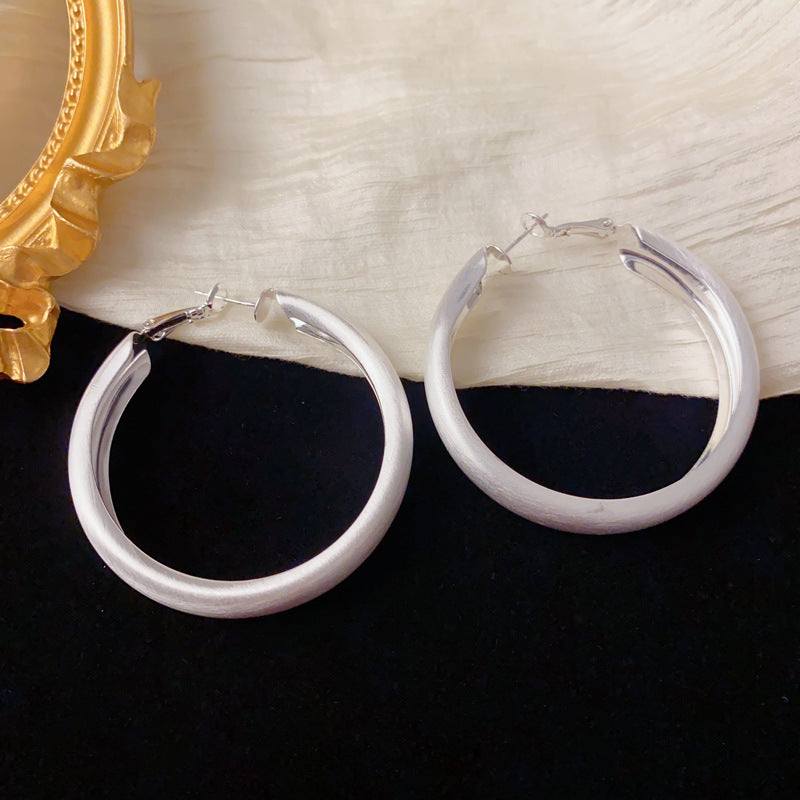 Luxury Wide Metal Geometric Hoop Earrings – Elegant Design