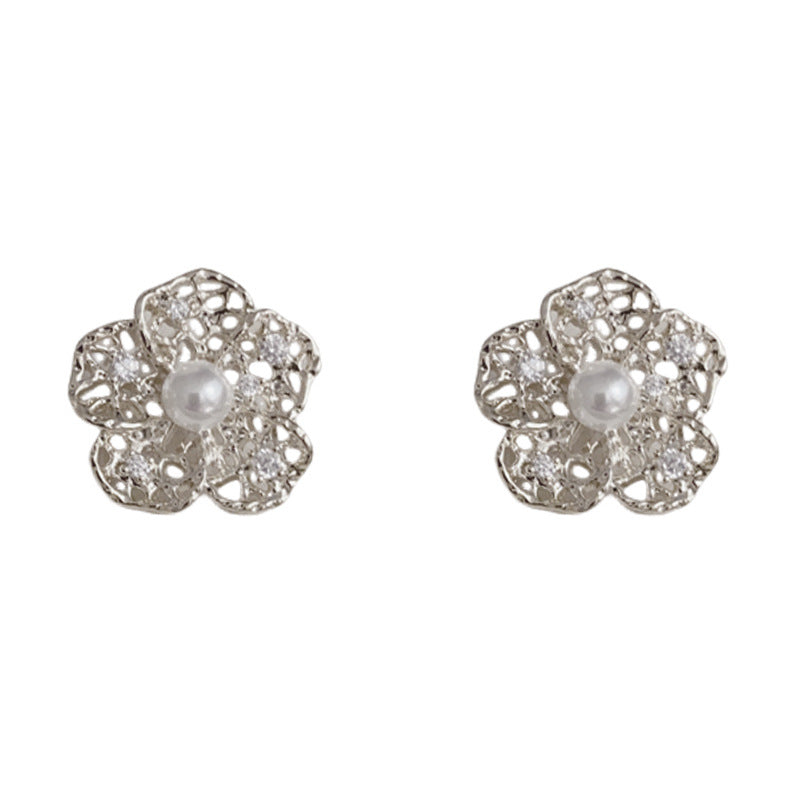 Luxury Zircon Openwork Petal Stud Earrings – Elegant Floral Design
