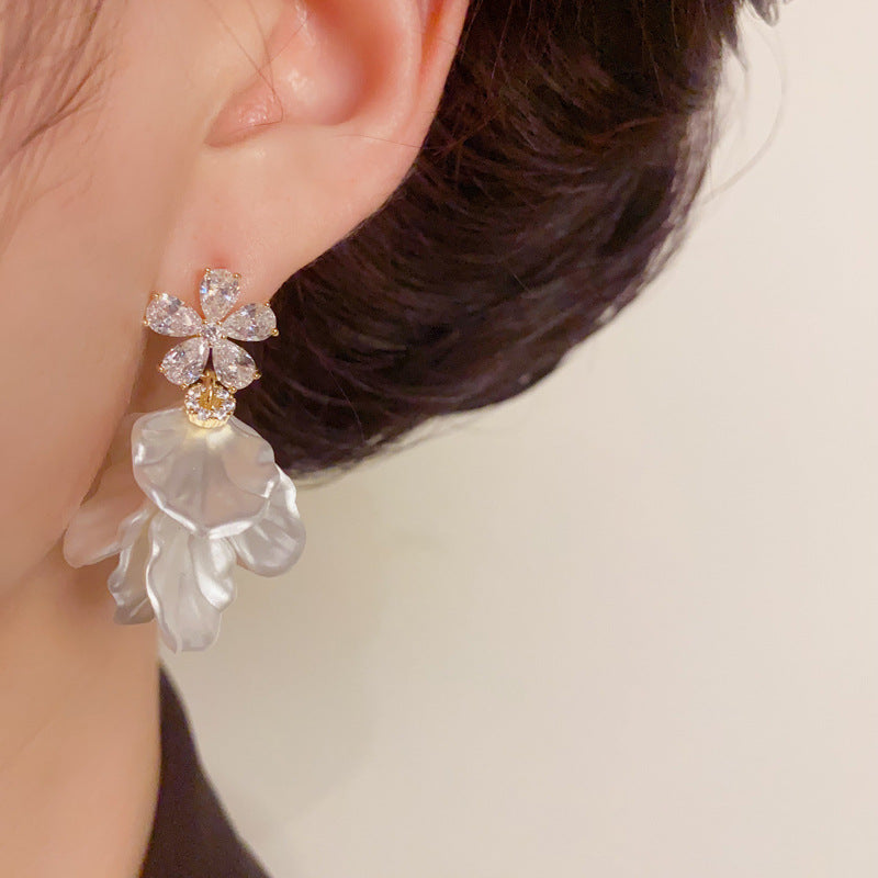 Luxury Zircon Flower & White Petal Drop Gold Earrings – Floral Design