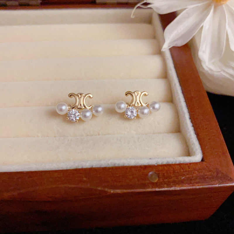 Elegant Triumph Arch Zircon & Pearl Stud Earrings – Geometric Design