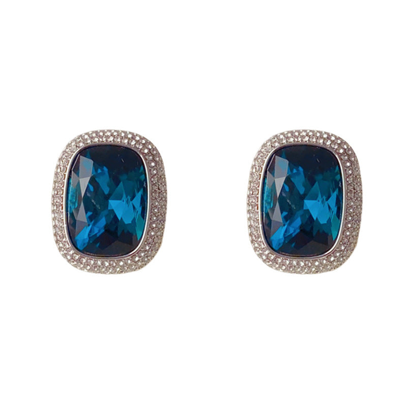 Luxury Micro-Pavé Full-Zircon Square Stud Earrings – Geometric Design