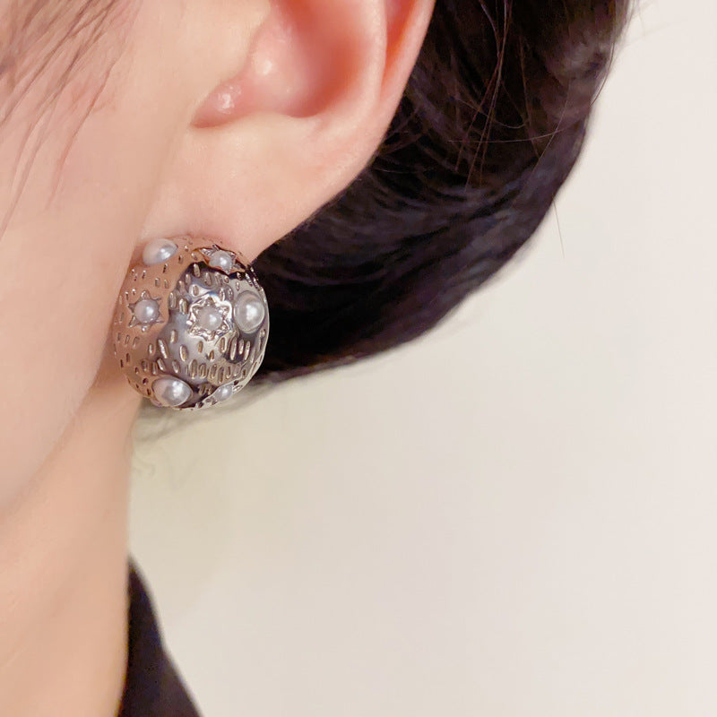 Elegant Pearl Metal Irregular Earrings – Geometric Design