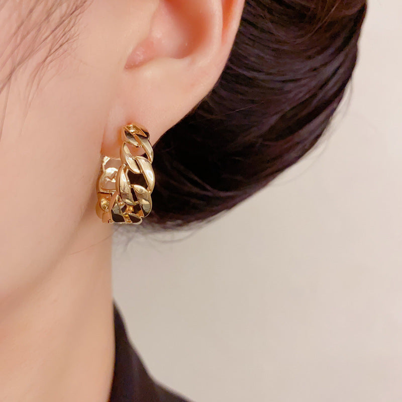 Luxury Metal Openwork Chain Ear Cuff Earrings – Minimalist Design