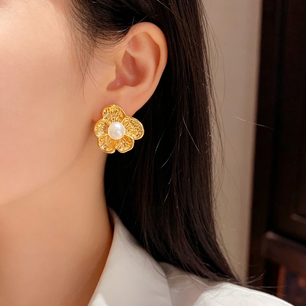 Eaioncol Metal Petal Pearl Stud Earrings Gold
