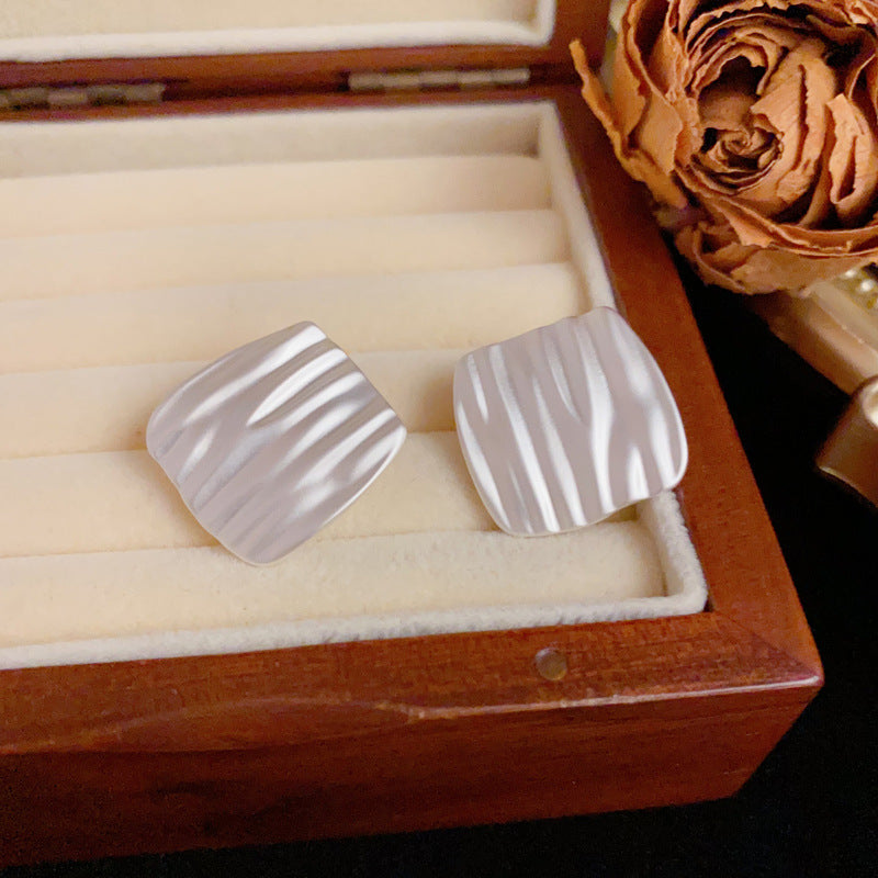 Elegant Silver Water Ripple Square Stud Earrings – Geometric Design