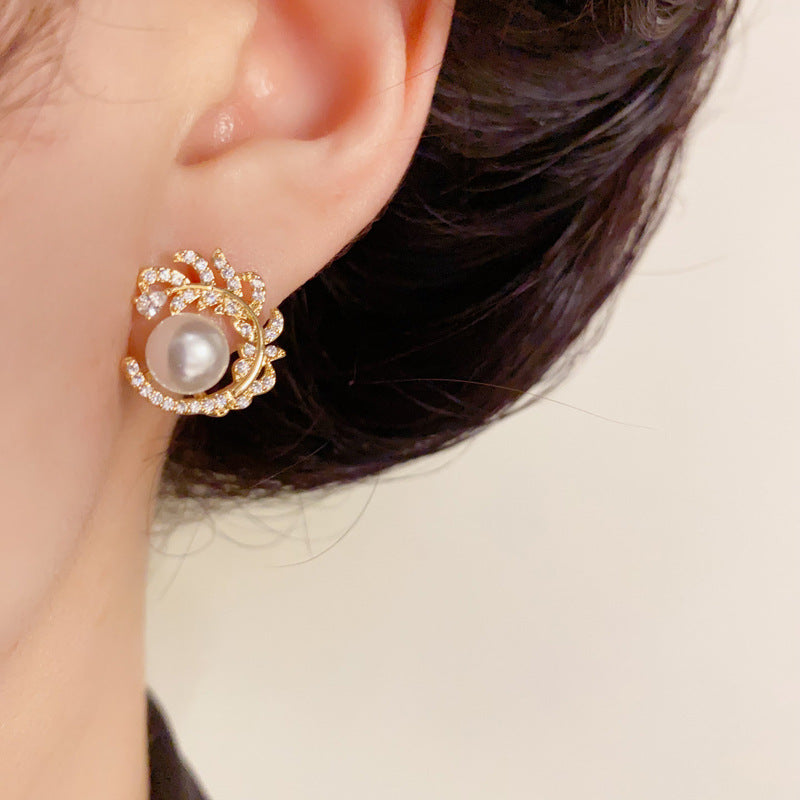 14K Gold Feather Pearl Stud Earrings – Sparkling Minimalist Design