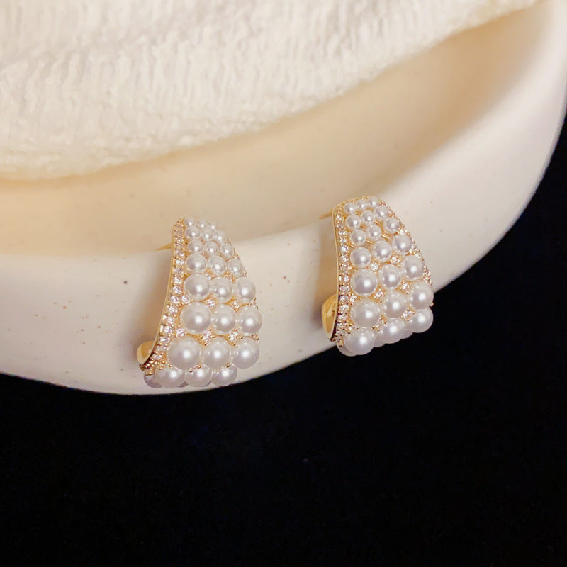 Elegant Pearl Geometric Stud Earrings – Geometric Minimalist Design