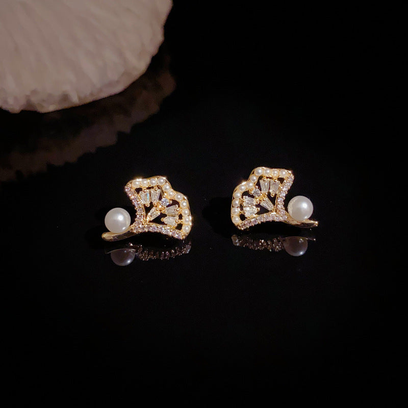 Luxury Full-Zircon Pearl Ginkgo Leaf Stud Earrings – Elegant Design