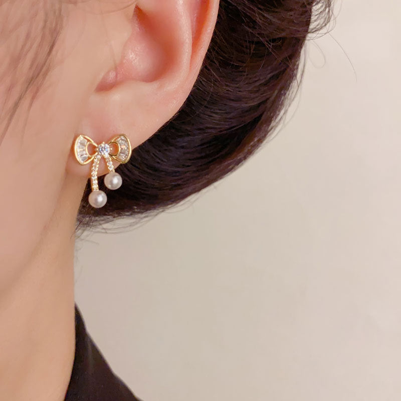 Luxury Zircon Bow Pearl Stud Earrings – Elegant Design