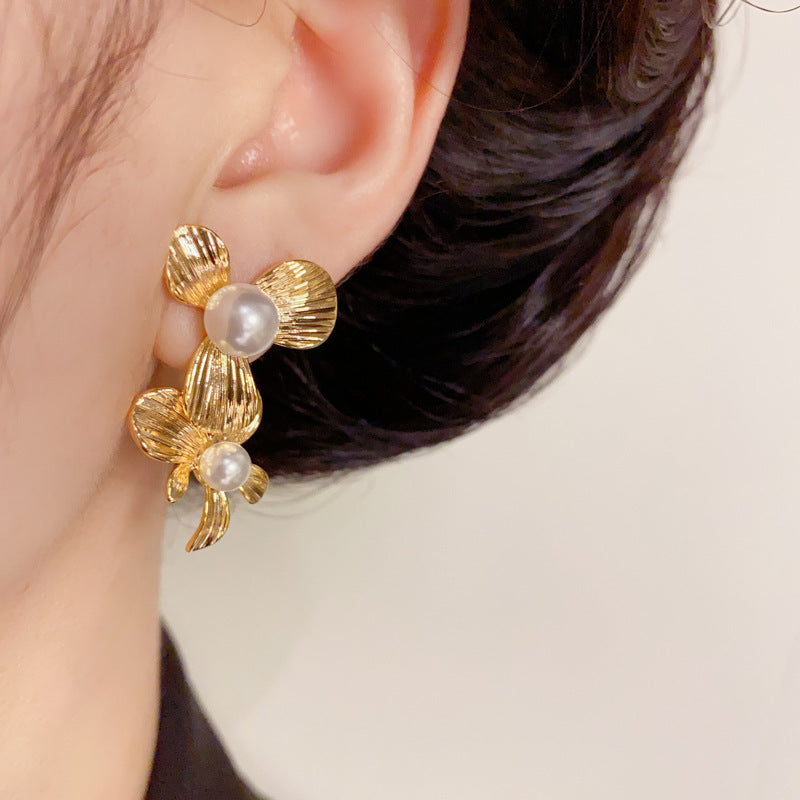 18K Gold Pearl Flower Tassel Earrings – Elegant Statement Design