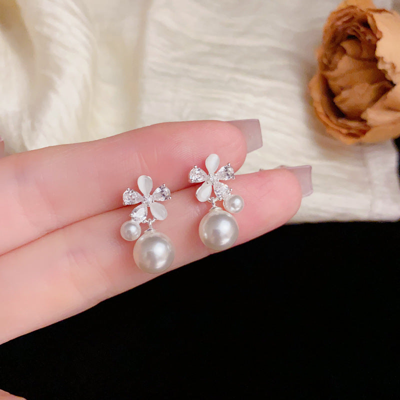 Luxury Zircon Cat's Eye & Flower Pearl Stud Earrings – Elegant Design