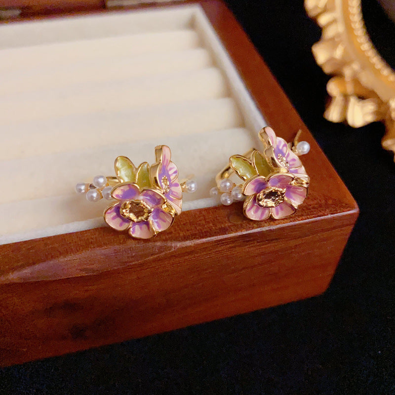 Elegant Pearl & Enamel Petal Hoop Gold Earrings – Floral Design