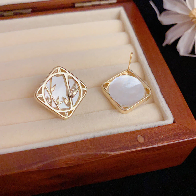 Luxury Shell Bamboo Leaf Stud Gold Earrings – Elegant Floral Design