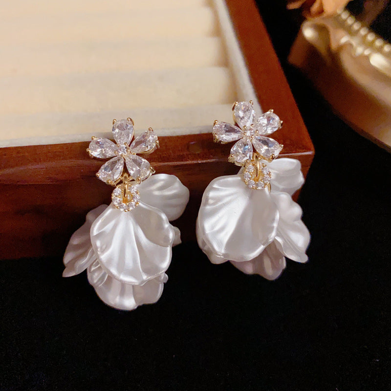 Luxury Zircon Flower & White Petal Drop Gold Earrings – Floral Design