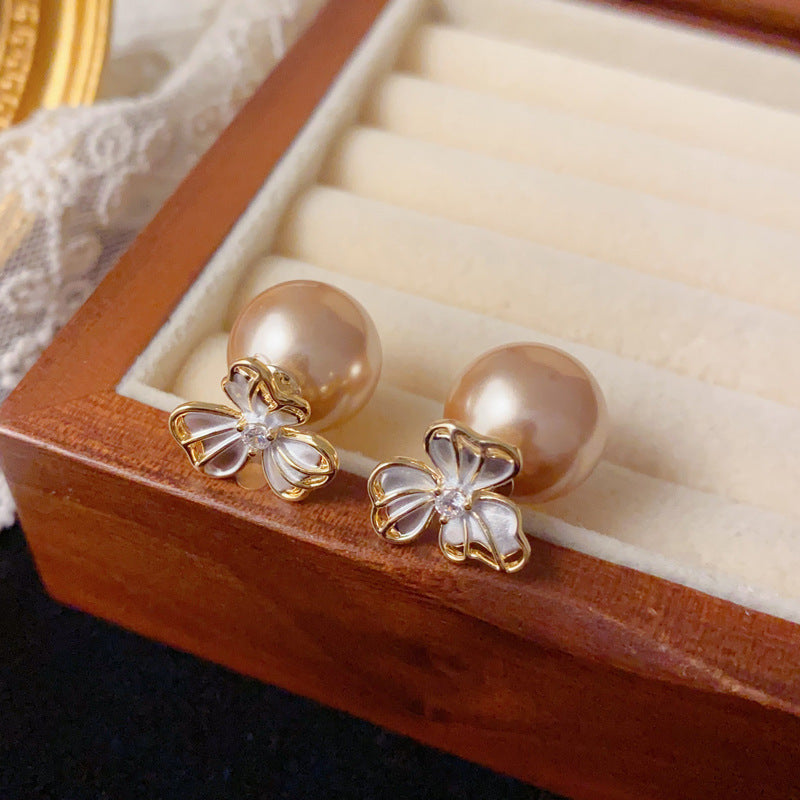 Two-Way Coffee Pearl 3-Leaf Flower Stud Earrings – Elegant Design