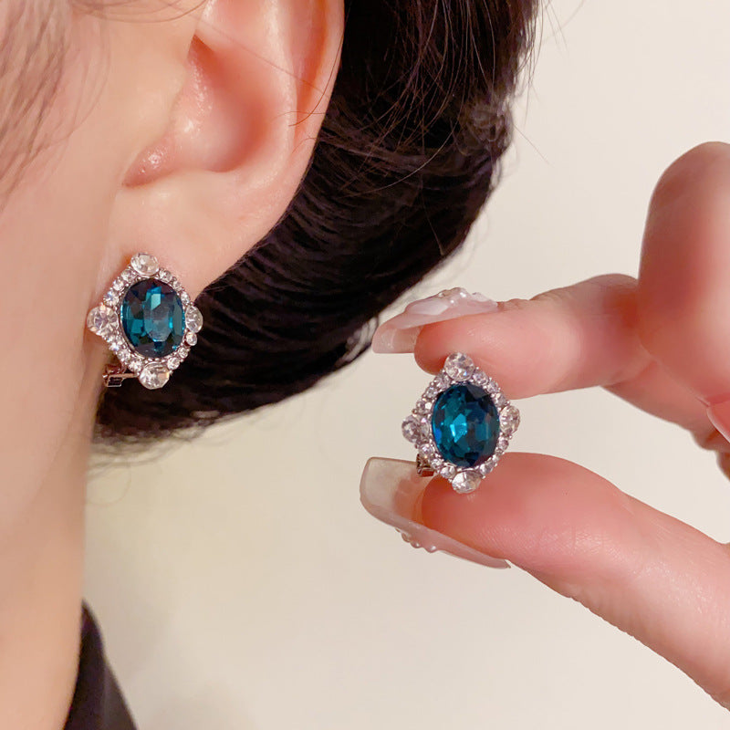 Elegant Zircon Diamond-Shaped Crystal Stud Earrings – Geometric Design