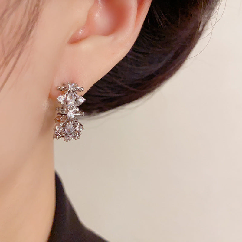 Luxury Full-Zircon Snowflake C-Hoop Earrings – Elegant Design