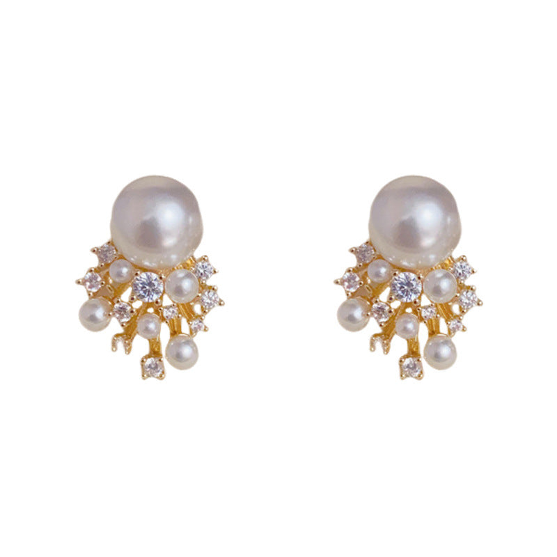 Luxury Zircon & Pearl Stud Earrings – Elegant Design