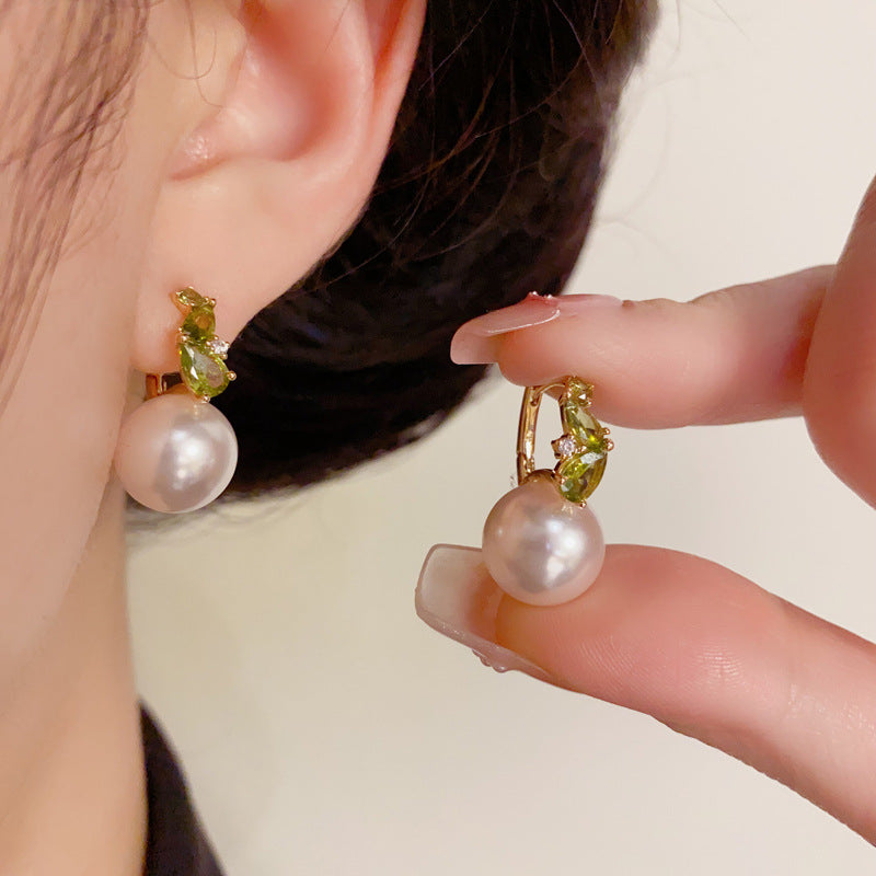14K Gold Minimalist Green Zircon & Pearl Earrings – Elegant Design