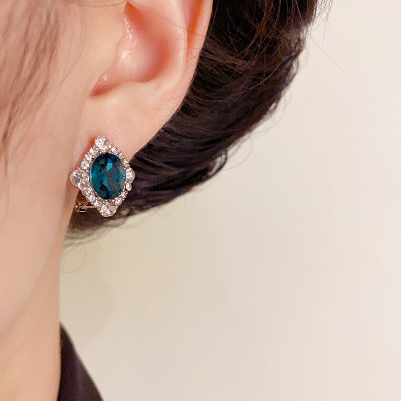 Elegant Zircon Diamond-Shaped Crystal Stud Earrings – Geometric Design