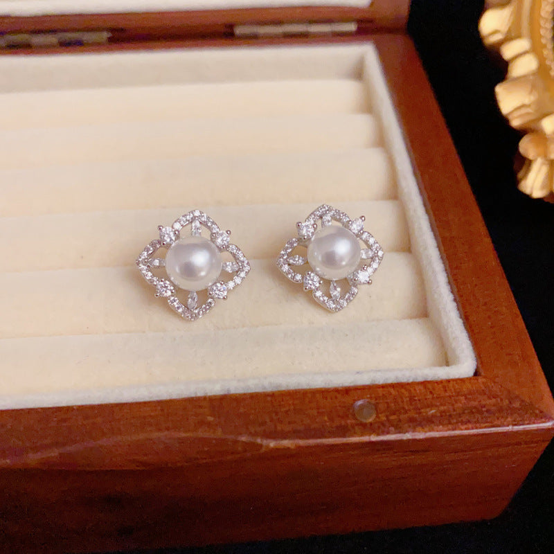 Elegant Zircon Diamond-Shaped Pearl Earrings - Geometric Design