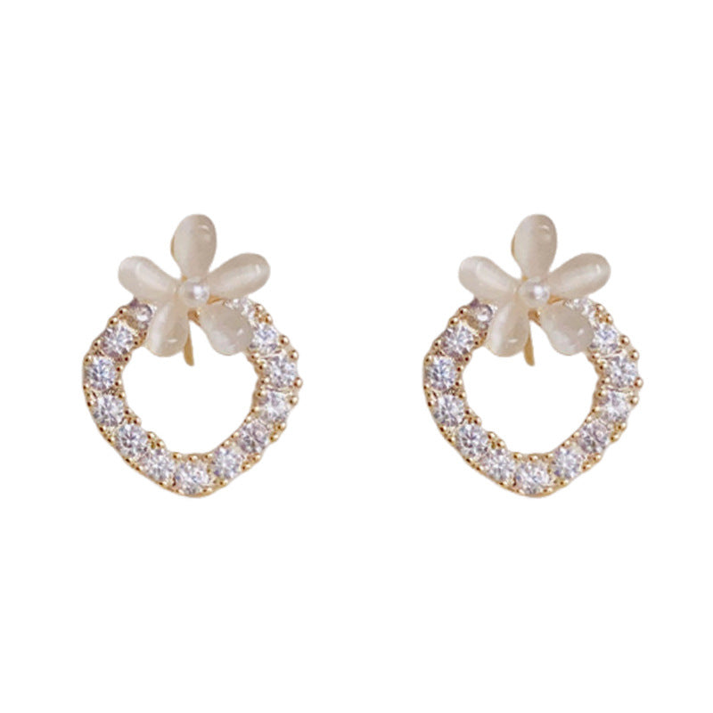 14K Gold Flower Diamond-Shaped Stud Earrings – Delicate Chic Design