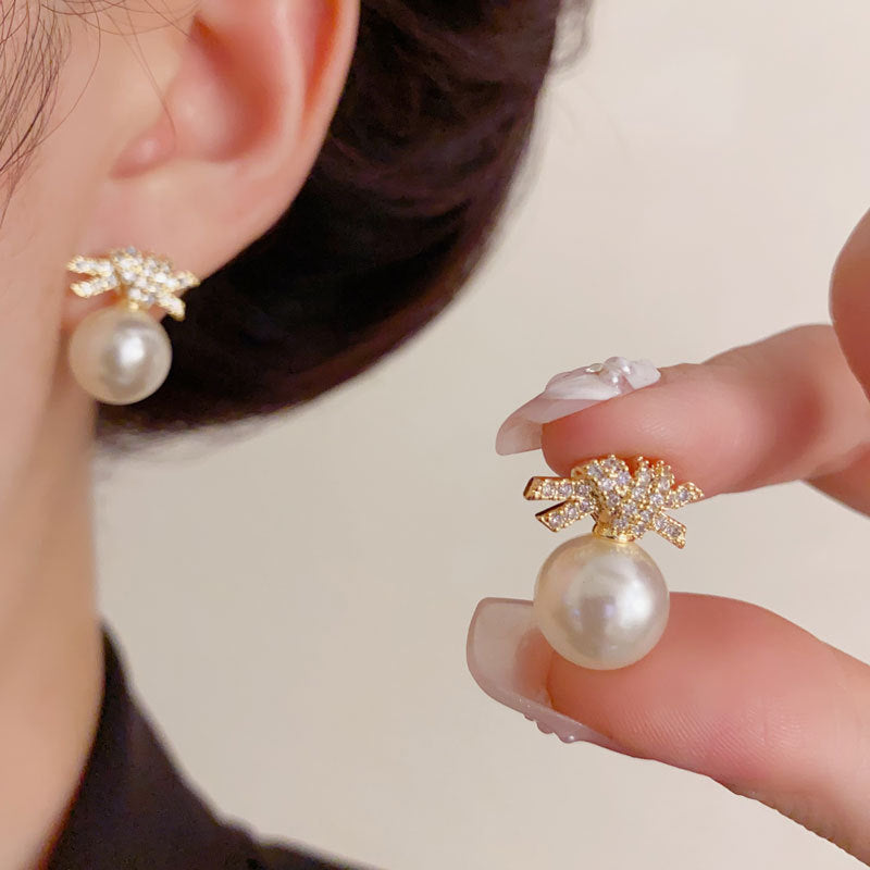 Luxury Zircon Knot Pearl Stud Earrings – Geometric Design