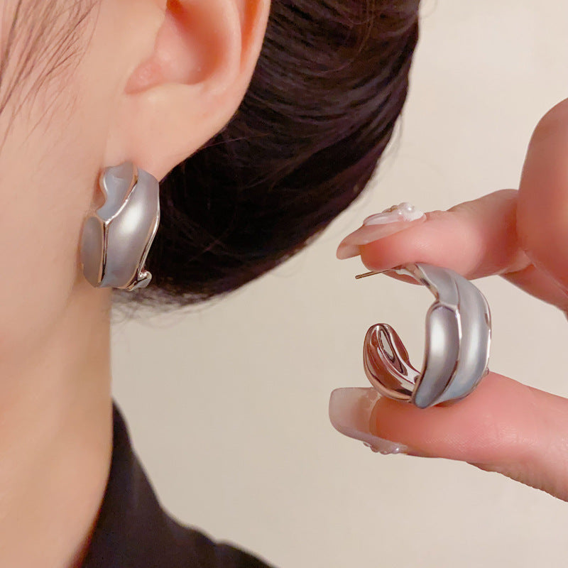 Luxury Irregular Metal Hoop Earrings – Elegant Minimalist Design