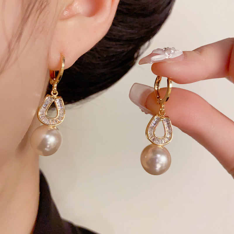 14K Gold-Plated Geometric Pearl Drop Earrings – Elegant Long Tassel