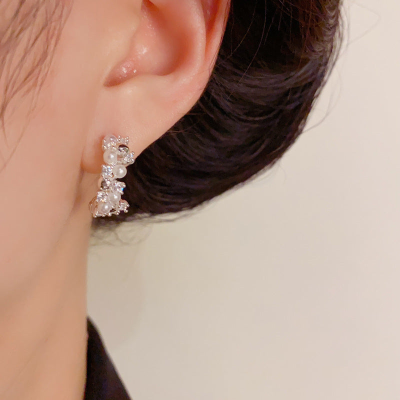 Luxury Zircon & Pearl C-Shaped Hoop Earrings– Elegant Geometric Design