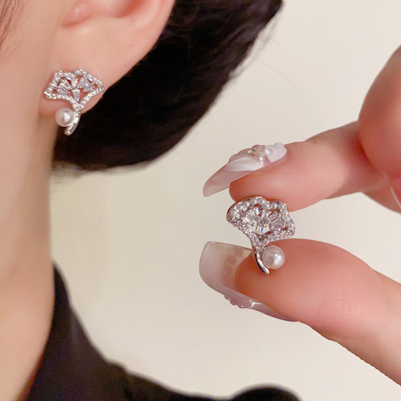 Luxury Full-Zircon Pearl Ginkgo Leaf Stud Earrings – Elegant Design