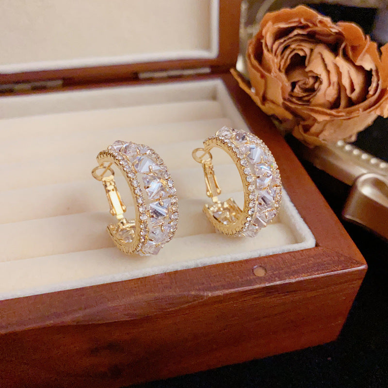 Luxury Zircon Geometric C-Shaped Hoop Earrings – Elegant Design