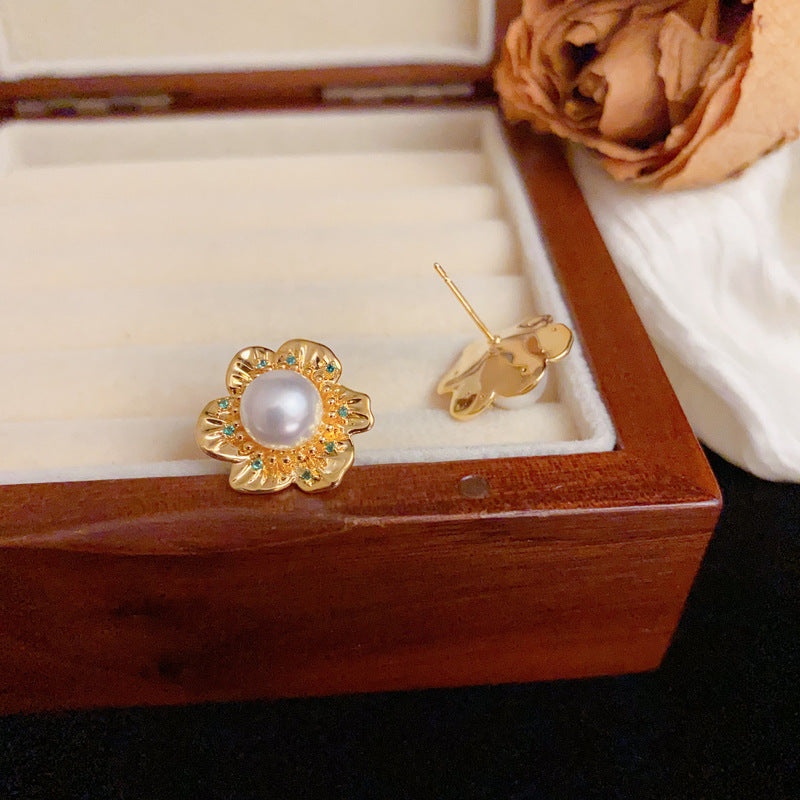 Luxury Metal Pearl & Flower Stud Gold Earrings – Floral Design