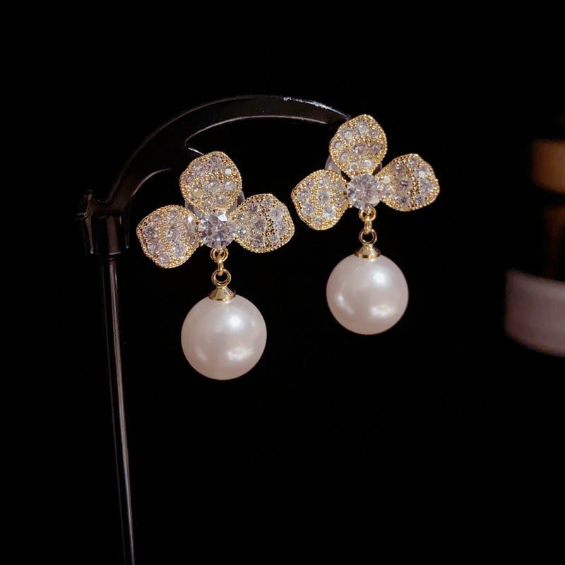 14K Gold Luxury 3-Leaf Flower & Pearl Drop Earrings – Elegant Design