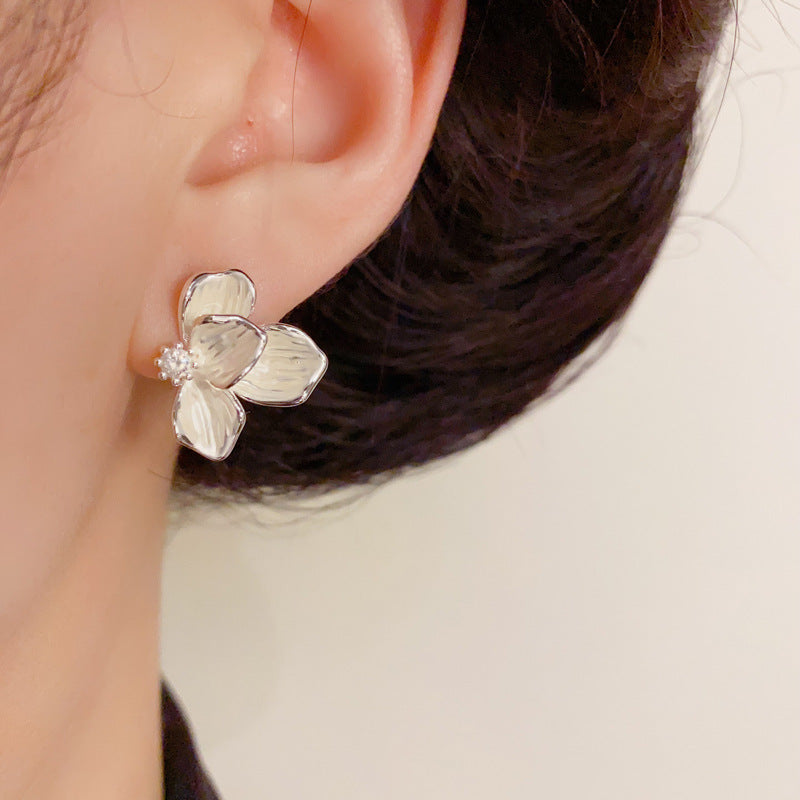 14K Gold Cream White Triple-Petal Flower Earrings–Vintage French Style