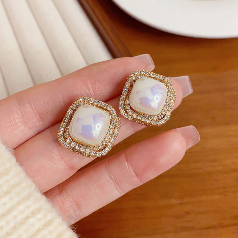 Elegant Zircon Rhombus Pearl Stud Earrings – Geometric Design