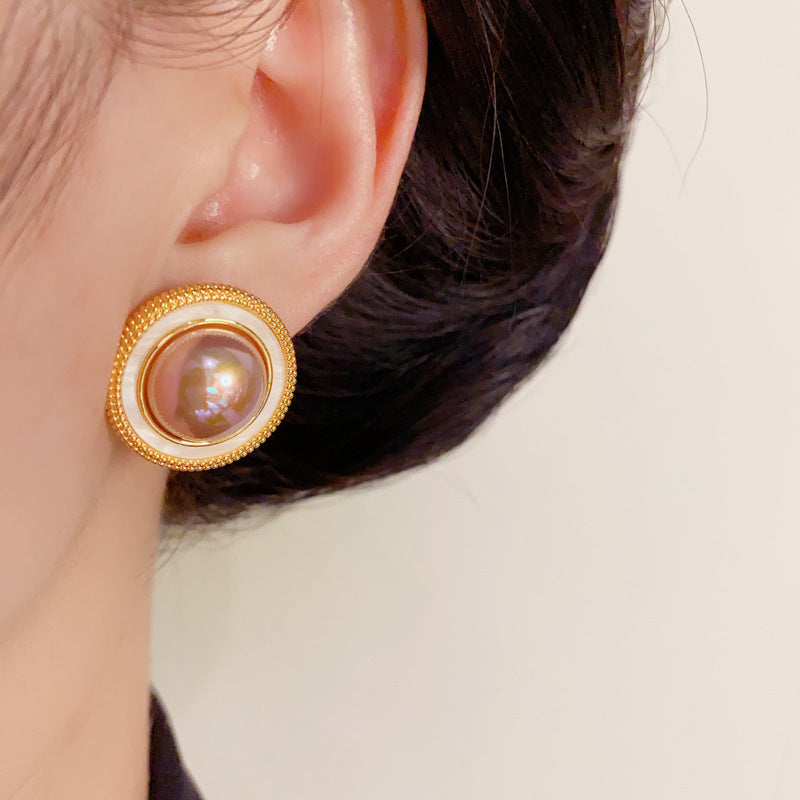 Elegant Iridescent Pearl Round Stud Gold Earrings – Geometric Design